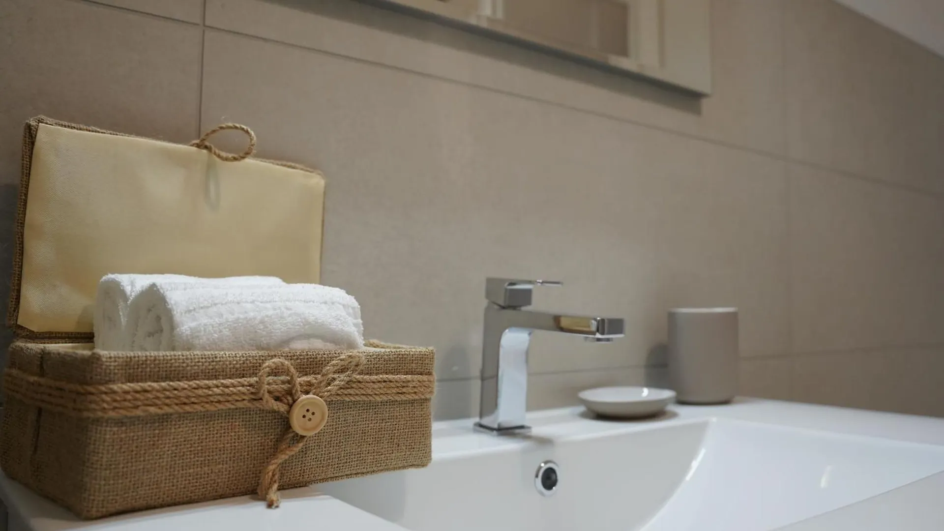 Apartment Monumentale M5 Apt - 6 Ospiti & Famiglie Con 2 Bagni E Suite Milan